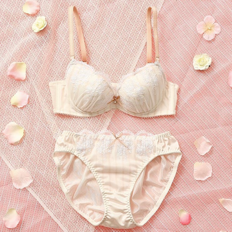 アイボリー | ノスタルジーフラワーレース  ３/４カップブラ＆ショーツ  | palissee