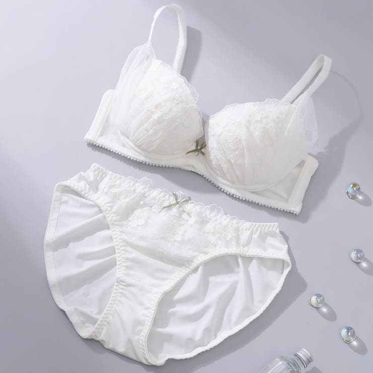 アイボリー | フラッフィーチュール３/４カップブラ＆ショーツ  | palissee