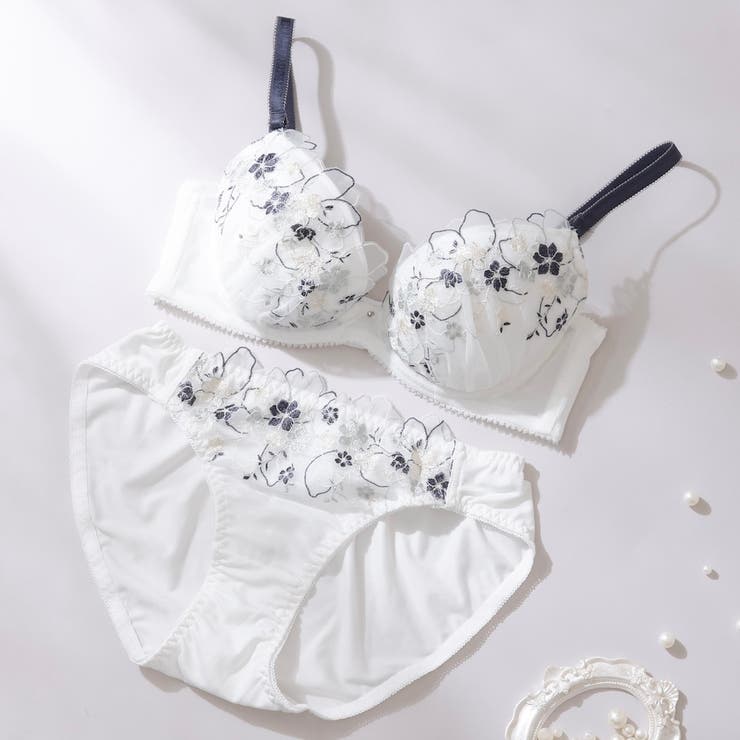 オフホワイト | 【EFカップ】フローラルレース３/４カップブラ＆ショーツ  | palissee
