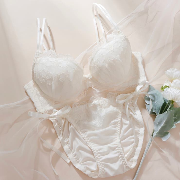 アイボリー | 3wayストラップアレンジ３/４カップブラ＆ショーツ  | palissee