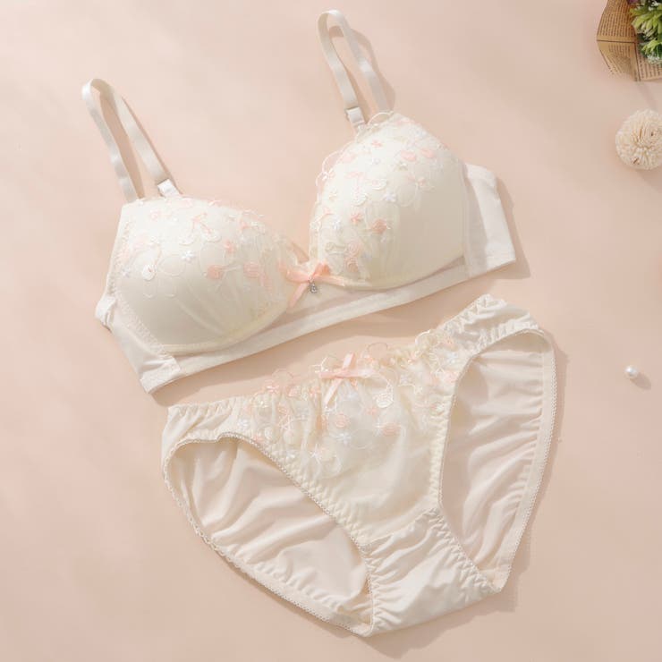 アイボリー | 【ノンワイヤー】チェリーレースノンワイヤーブラ＆ショーツ  | palissee