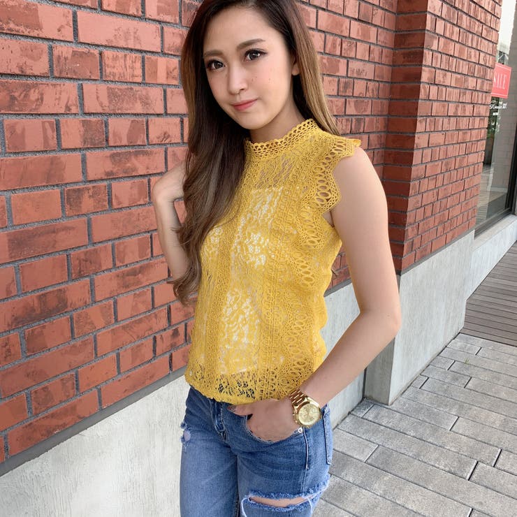 ヴァレンティノトップス★レーストップス★美品 カワイイ CAWAII 繊細な花レースを纏うトップス トップス