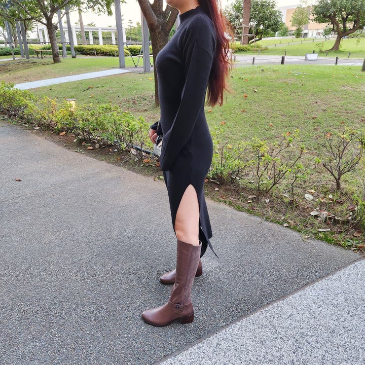 スリット入りロングワンピース カジュアル シンプル[品番：VNTW0002141