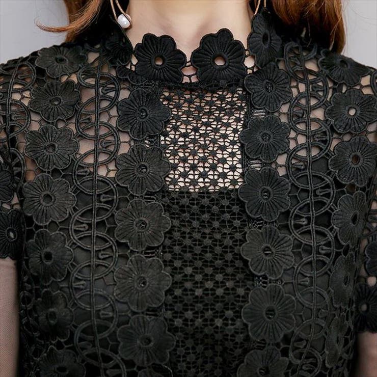 花柄刺繍の黒ドレス