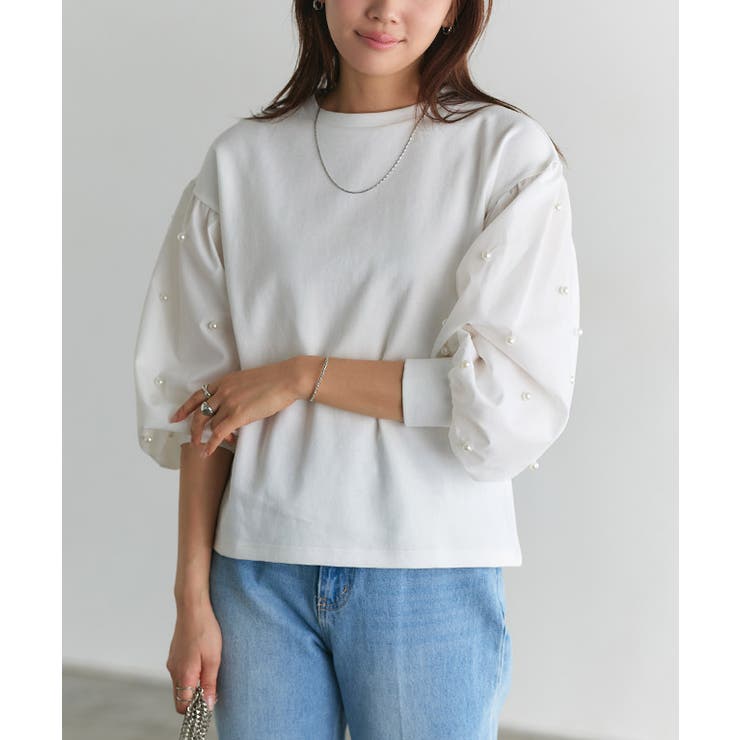 オフホワイト | 袖パールデザイントップス カットソー ポンチ素材 | Pierrot