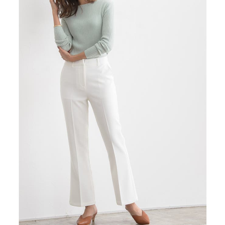 ホワイト | センタープレスセミフレアパンツ パンツ フレアパンツ | Pierrot