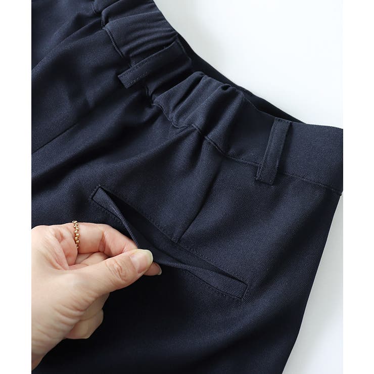 タックカーブパンツ