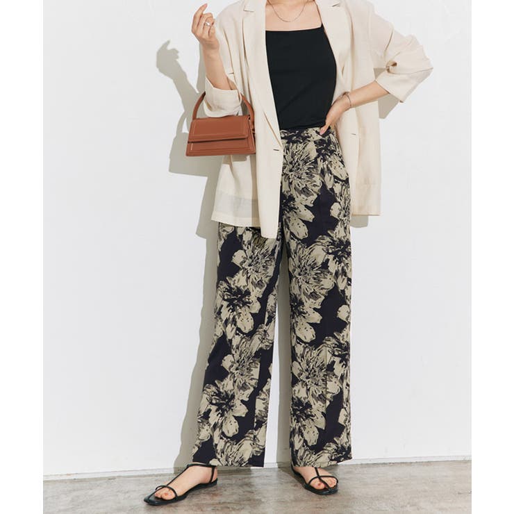 美品 INTERPLANET【タグ付き】ボタニカル柄 ストレートパンツ 美品 INTERPLANET【タグ付き】ボタニカル柄 ストレートパンツ