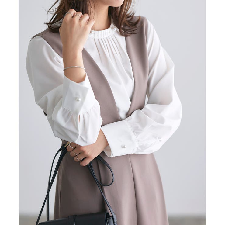 オフホワイト | パールボタンタックブラウス ブラウス パールボタン | Pierrot