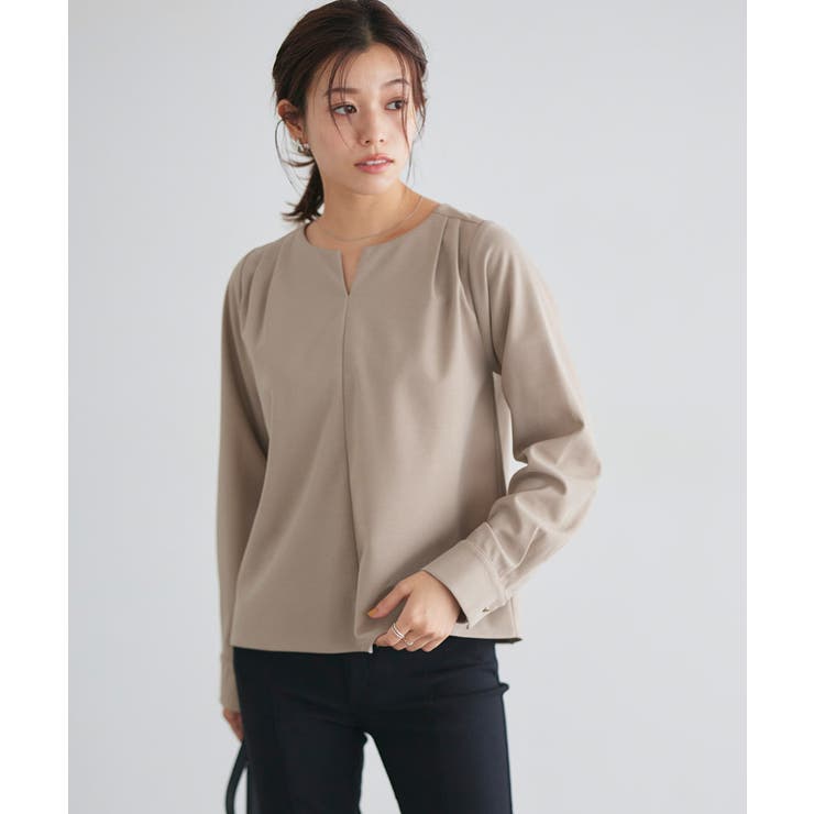 グレージュ | 裏微起毛キーネックボリュームスリーブブラウス ブラウス 裏起毛 | Pierrot
