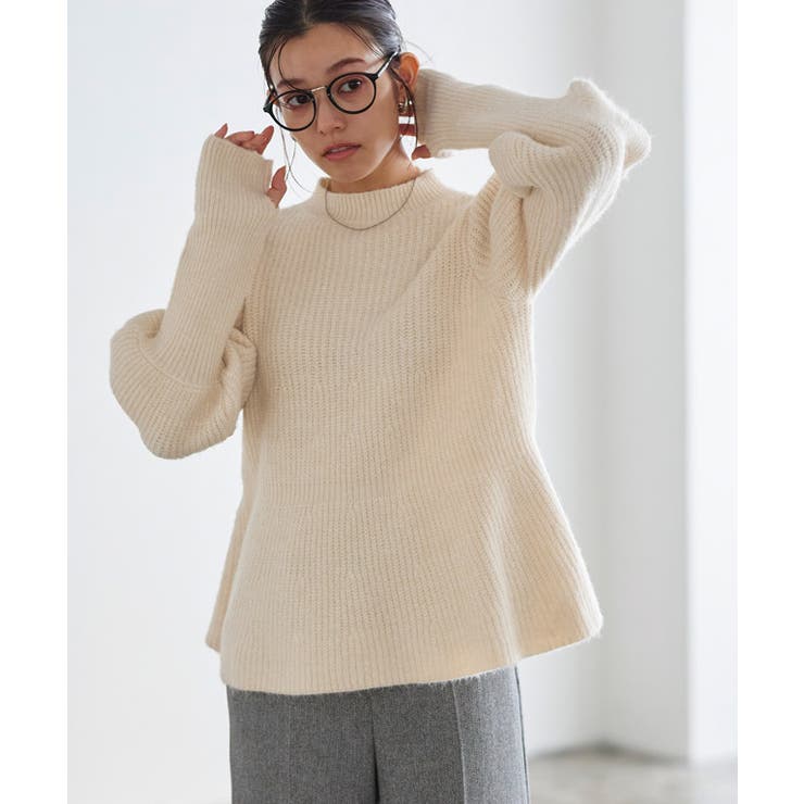 オフホワイト | ふんわりウォッシャブルサムホールペプラムニット ニット ペプラム | Pierrot