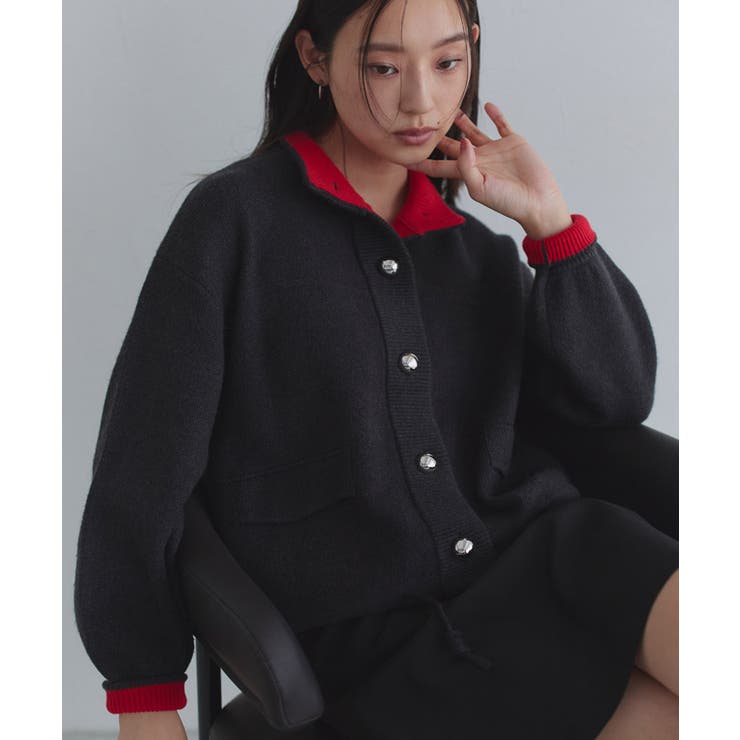チャコール×レッド | [ECLAM] ボタンデザイン配色ニットカーデ カーディガン | Pierrot