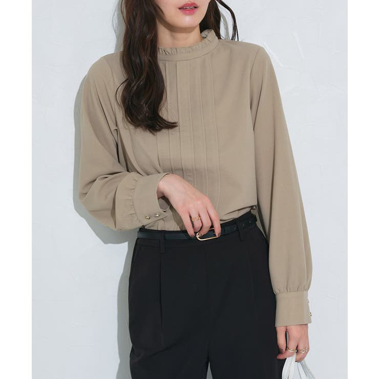 ベージュ | フリルネックタックTブラウス ブラウス タック | Pierrot