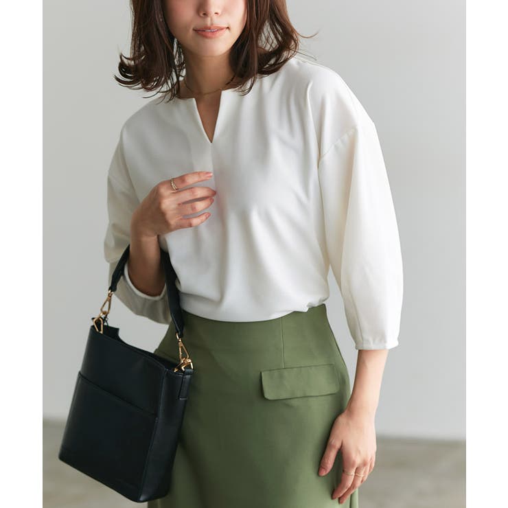 オフホワイト | ランタンスリーブキーネックTブラウス Tブラウス カットジョーゼット | Pierrot