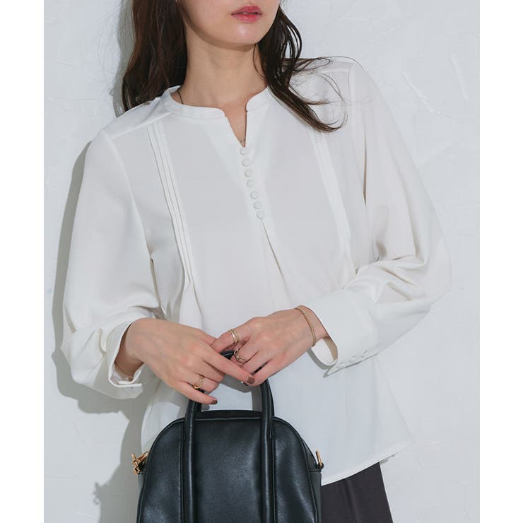 オフホワイト | ピンタックデザインキーネックTブラウス ブラウス ピンタック | Pierrot