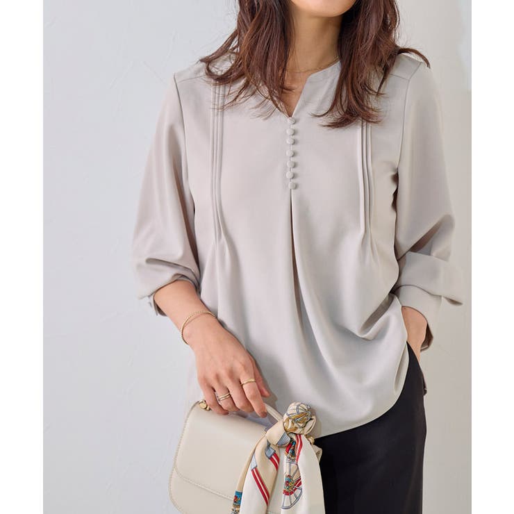 グレー | ピンタックデザインキーネックTブラウス ブラウス ピンタック | Pierrot