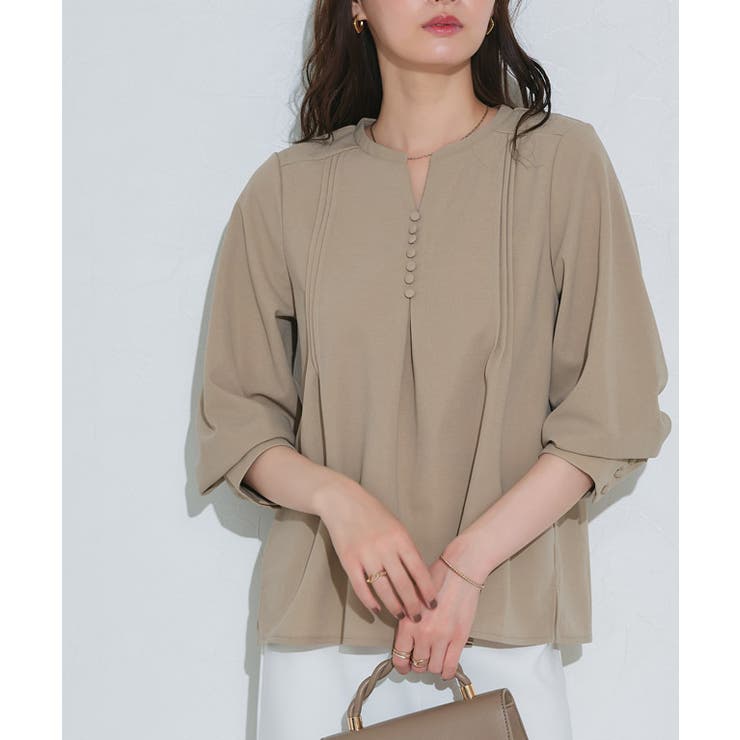 ベージュ | ピンタックデザインキーネックTブラウス ブラウス ピンタック | Pierrot