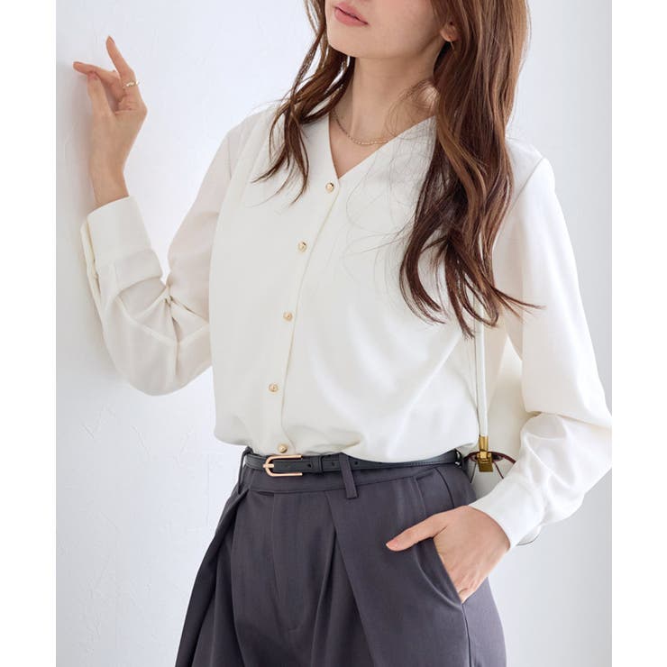 オフホワイト | ゴールドボタンVネックTブラウス ブラウス Vネック | Pierrot