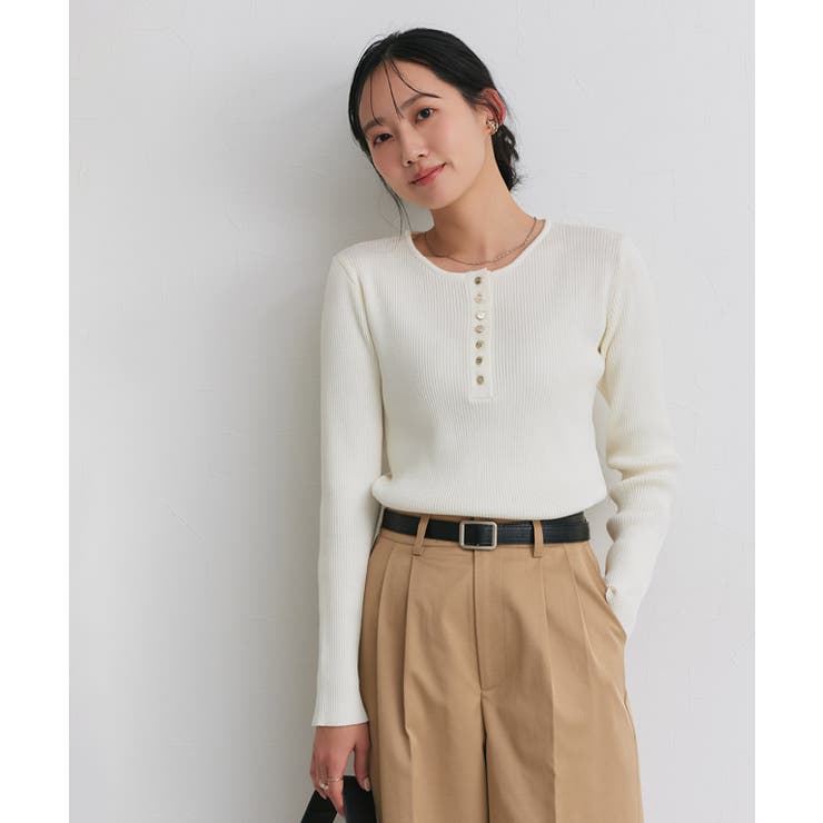 オフホワイト | 多機能ゴールドボタンヘンリーネックニット 抗菌 UVカット | Pierrot