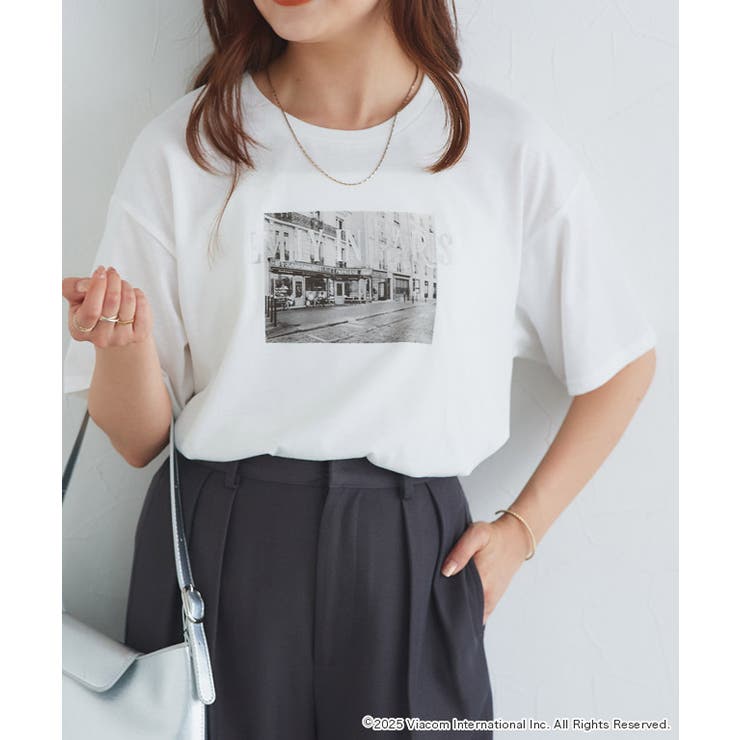 オフホワイト×シルバー | 【EMILY IN PARIS】ロゴTシャツ | Pierrot