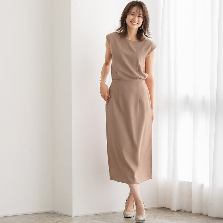 ライトベージュ | ドッキング Iラインワンピースフレンチスリーブ セットアップ風 ロング丈 | Pierrot