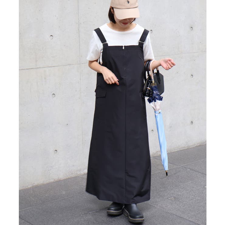 ブラック | 軽撥水フロントジップジャンパースカート 雨 お出掛け | Pierrot