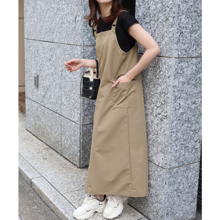 ベージュ | 軽撥水フロントジップジャンパースカート 雨 お出掛け | Pierrot