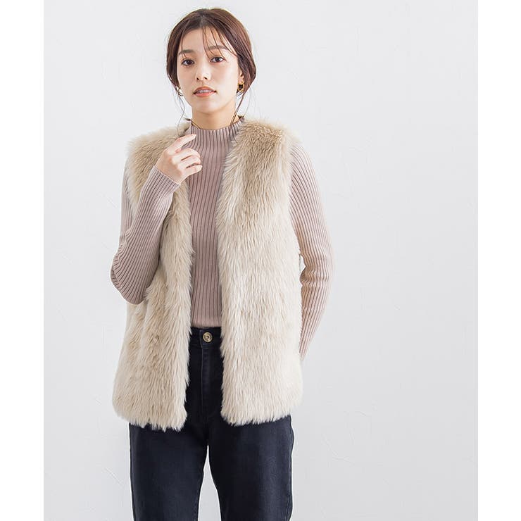 FILA♡【美品❣️】ふわふわフェイクファーのフーディベストＬ FILA♡【美品❣️】ふわふわフェイクファーのフーディベストL