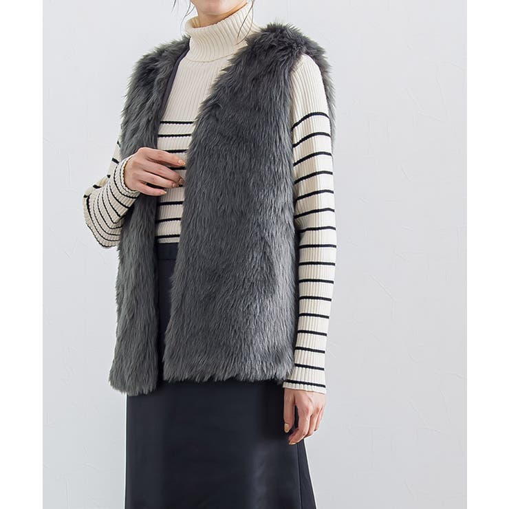 FILA♡【美品❣️】ふわふわフェイクファーのフーディベストＬ FILA♡【美品❣️】ふわふわフェイクファーのフーディベストL