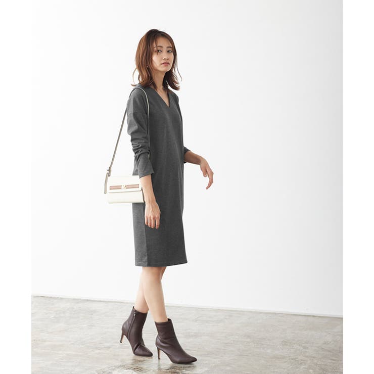 ポンチ素材長袖Vネックワンピース ワンピース ドロップショルダー Vネック | Pierrot | 詳細画像3