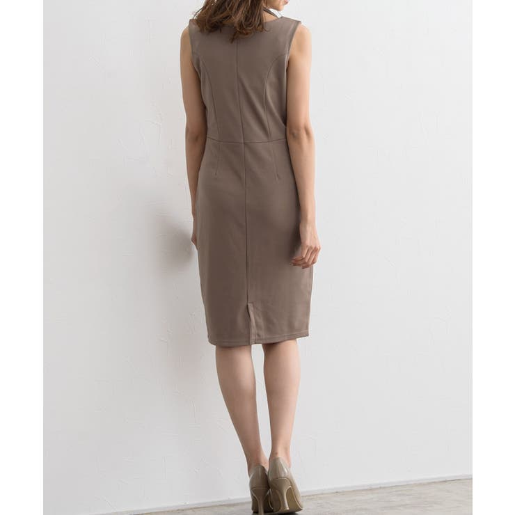 大人可愛くスタイルUP！ノースリーブタック入り タイトワンピースポンチ素材 | Pierrot | 詳細画像7 