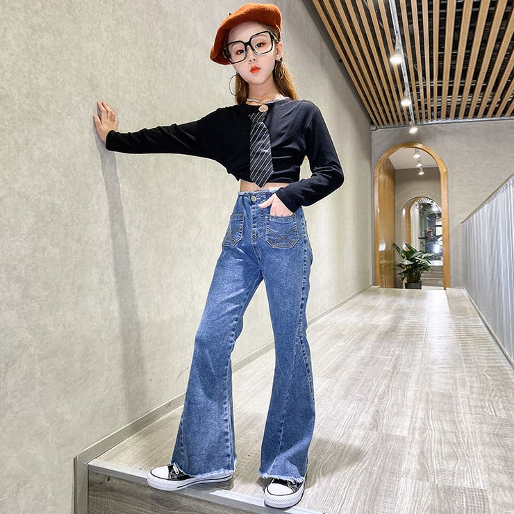 パオラレイナ　デニムリメイク　ブーツカットジーンズとレトロポップなブラウス ロングパンツ デニム ブーツカット[品番：FQ000148975]｜PlusNao