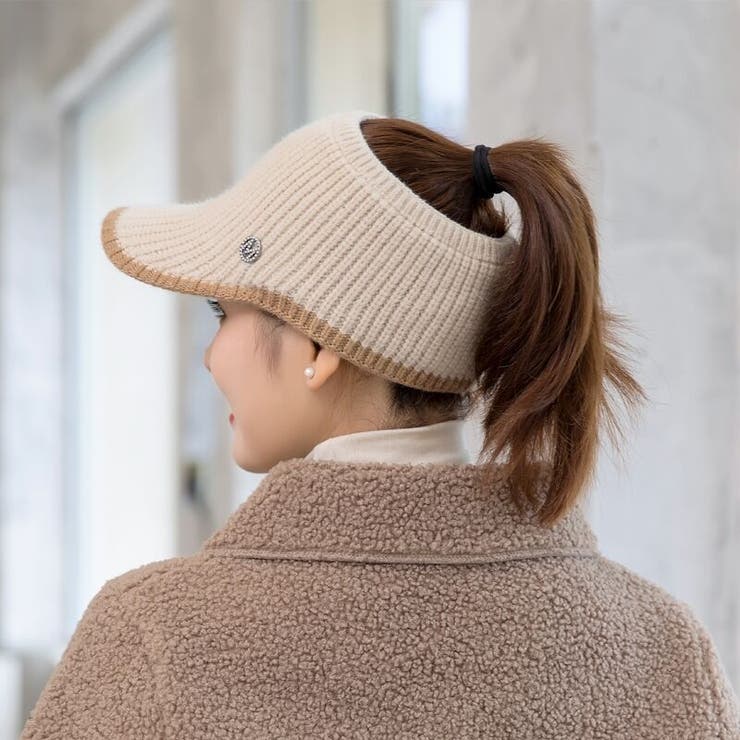 SHU様　新品　未使用　plus otoha 黒 ニットケープ プラスオトハ Ｍ AS KNOW AS plus（アズノゥアズプラス）の「◎ワンポイント楕円