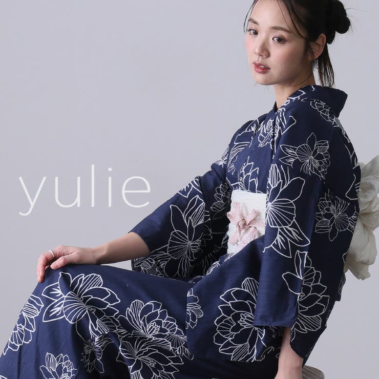 7 紺地花模様