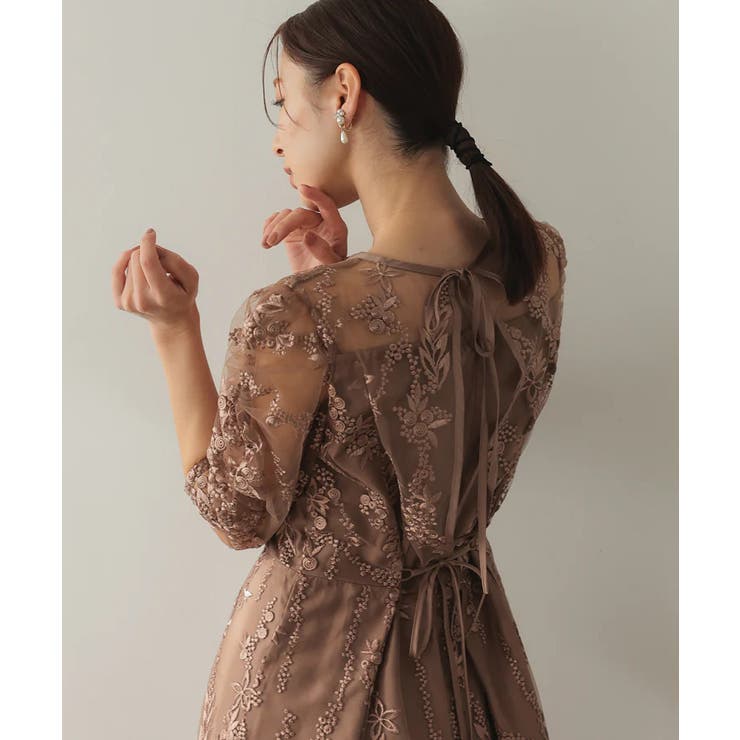 バックリボンチュール刺しゅうレース結婚式パーティードレス