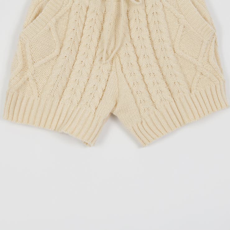 セットアップ ハイネックトップス＋プリーツパンツ ホワイト ニットショートパンツツーピース ハイネック セットアップ[品番