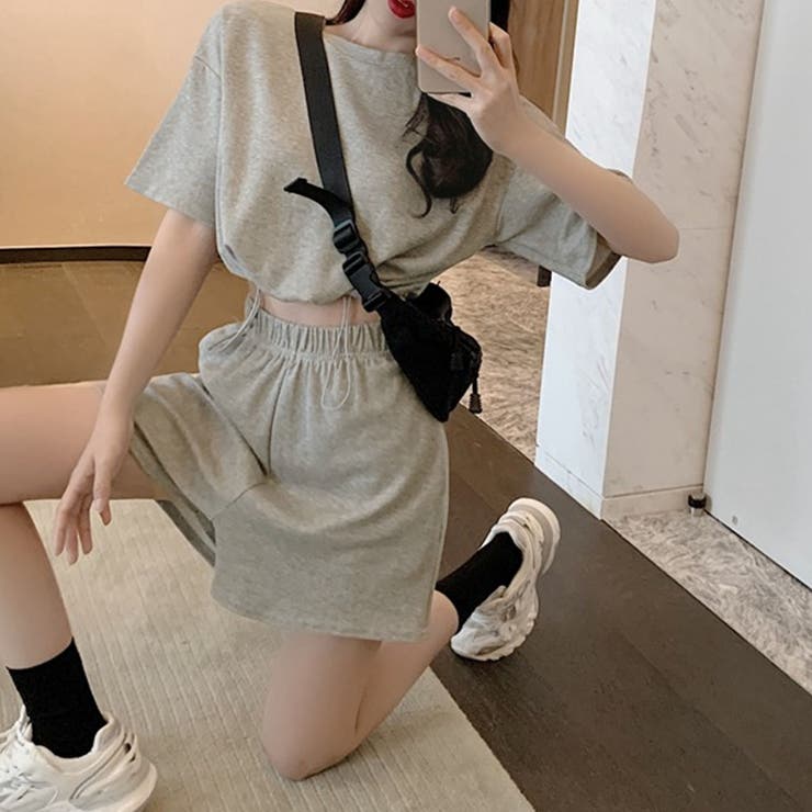 トップス、ショートパンツ　2点セット 2点セット クロップド丈Tシャツ＆ショートパンツ[品番