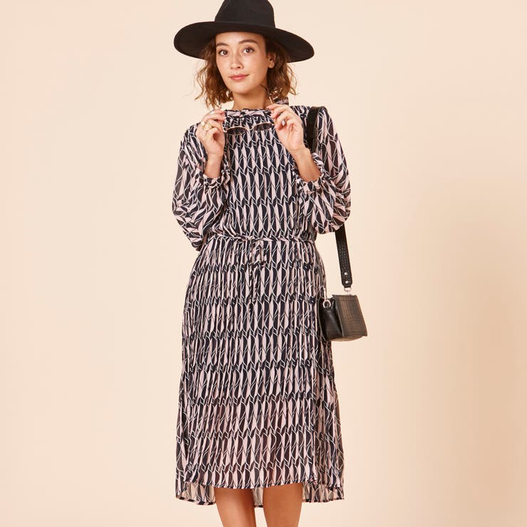 幾何学柄アコーディオンプリーツハイネックワンピース 品番 Pvbw Privatebeach プライベートビーチ のレディースファッション通販 Shoplist ショップリスト