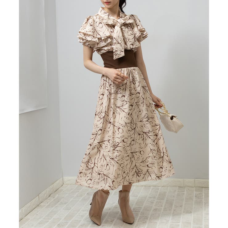 CORCOVADO　ボウタイ　フリル　 幾何柄　ワンピース　S　ほぼ新品です CORCOVADO（コルコバード）の「ボウタイマキシ丈ワンピース