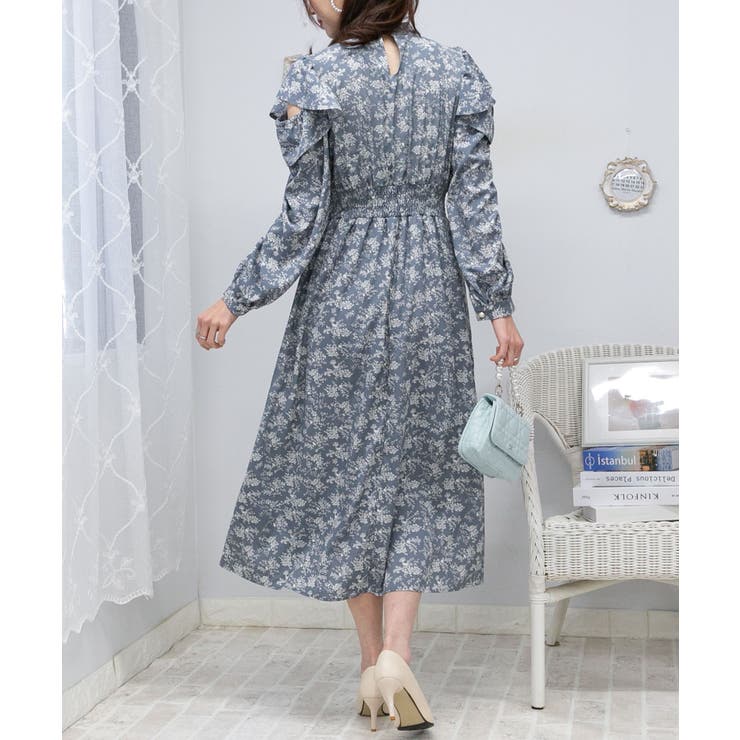 肩あき リボンタイ フリル使い花柄ロングワンピース[品番
