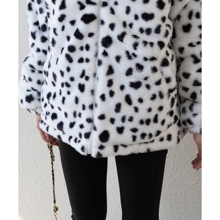 MOSIEN ファーコート ダルメシアン柄 ホワイト・ブラック　Lサイズ フェイクファー ダルメシアン柄 BIG ブルゾン（ブルゾン