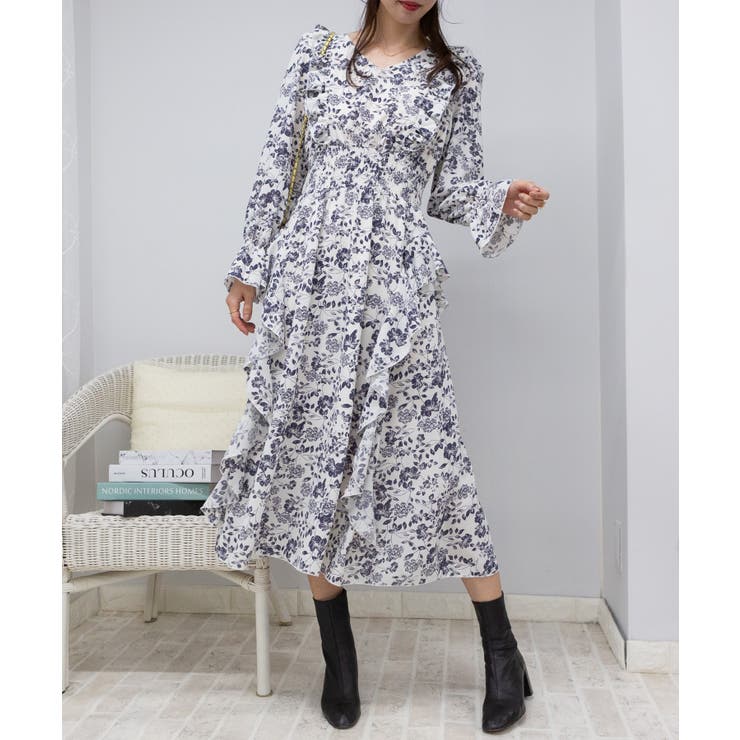 ボンポワン 花柄フリル長袖クリスマスクチュールワンピース　サイズ10 ボンポワン 花柄フリル長袖クリスマスクチュールワンピースサイズ10