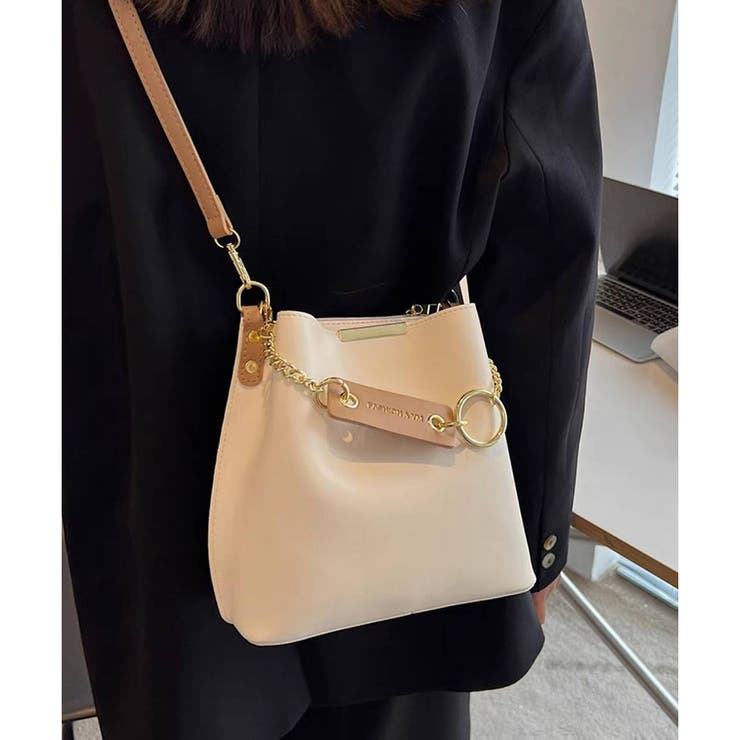 チェーンチャーム付 フェイクレザー ショルダーBAG[品番