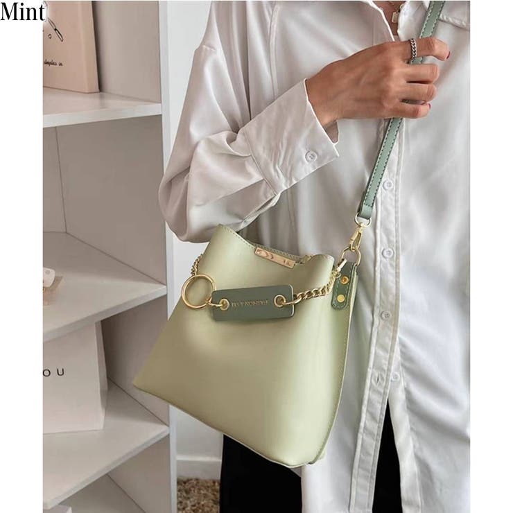 チェーンチャーム付 フェイクレザー ショルダーBAG[品番