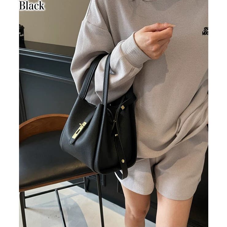 ブラック | ビットデザイン スクエア型 ショルダーバッグ バッグイン付 | Pumpkin  Port