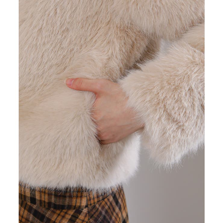 ビッグ襟 フェイクファー 両脇ポケ付き ショート丈コート | Pumpkin  Port | 詳細画像28 