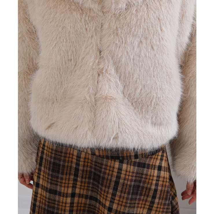 ビッグ襟 フェイクファー 両脇ポケ付き ショート丈コート | Pumpkin  Port | 詳細画像29 