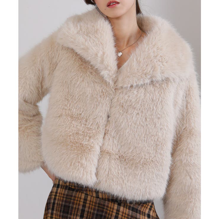 ビッグ襟 フェイクファー 両脇ポケ付き ショート丈コート | Pumpkin  Port | 詳細画像3 