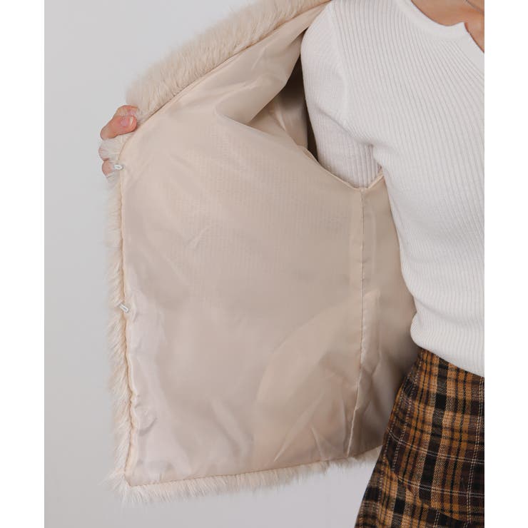 ビッグ襟 フェイクファー 両脇ポケ付き ショート丈コート | Pumpkin  Port | 詳細画像31 