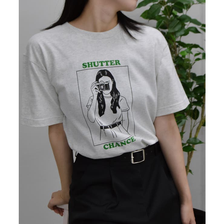 オートミール | SHUTTER CHANCE  デザインプリントTシャツ | ＆soiree